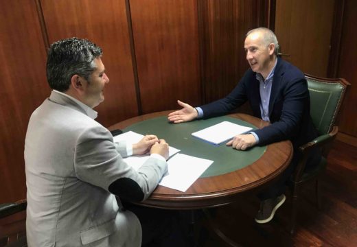 Ovidio Rodeiro mantivo un encontro de traballo co alcalde de Coristanco